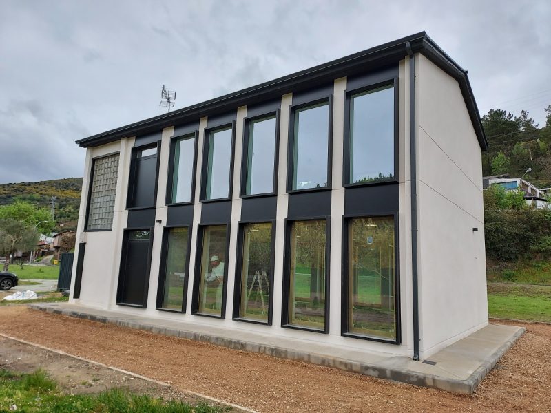 Antiguas escuelas en San Xusto reforma